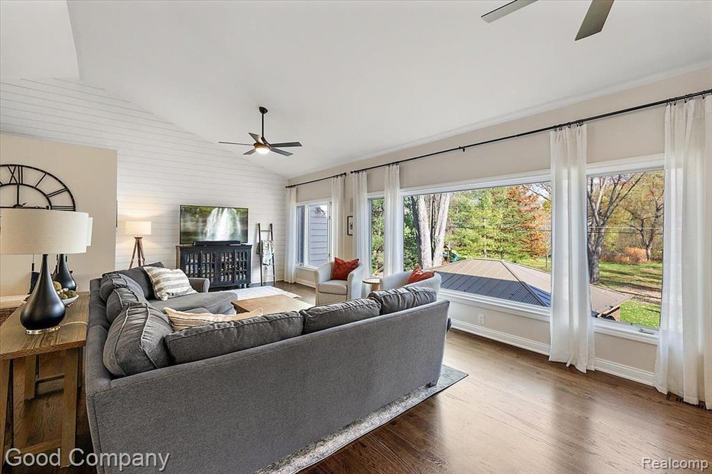 4671 BURNLEY Drive, Bloomfield Hills, MI 48304 — Photo 15