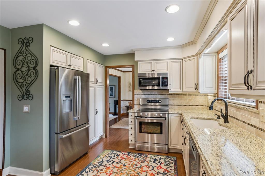 44223 Crofton Court, Canton, MI 48187 — Photo 13