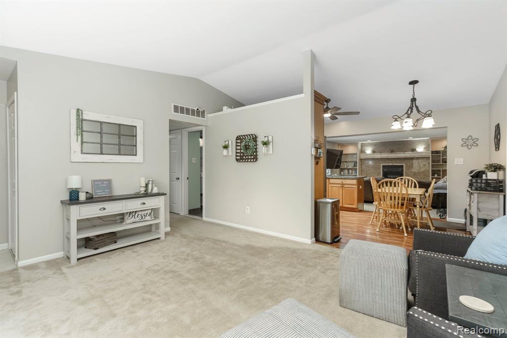 779 JOYCEIL Drive, Waterford, MI 48328 — Photo 16