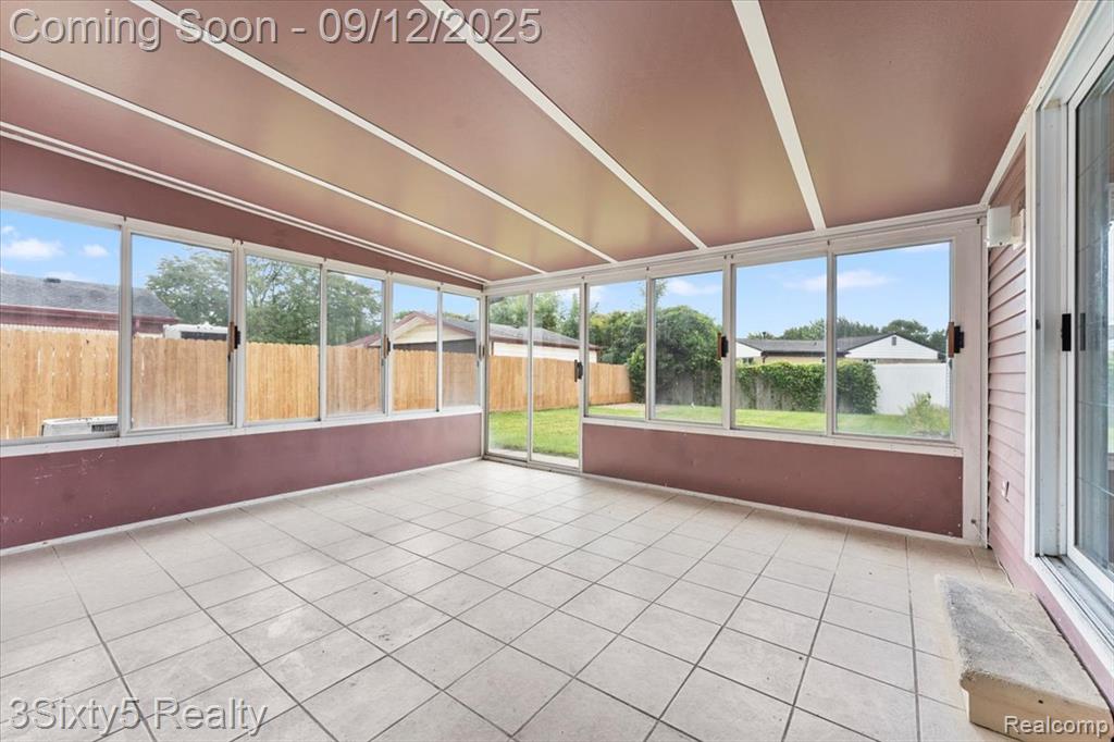 17541 Bodsford Drive, Woodhaven, MI 48183 — Photo 12