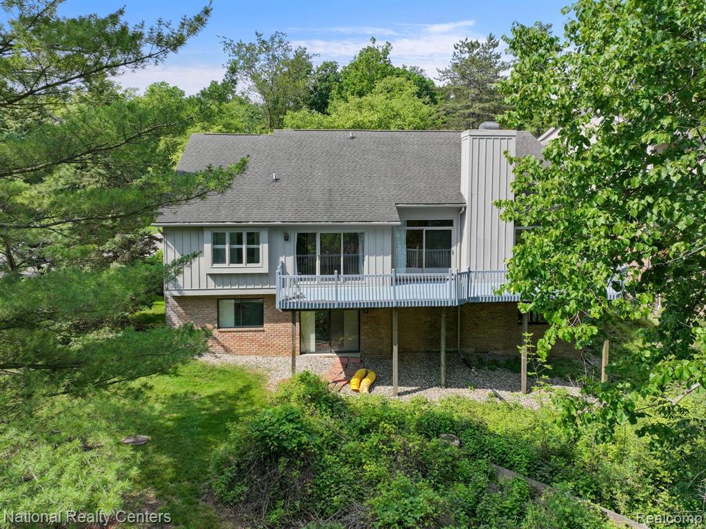 4888 WOODCLIFF HILL Road, West Bloomfield, MI 48323 — Photo 6