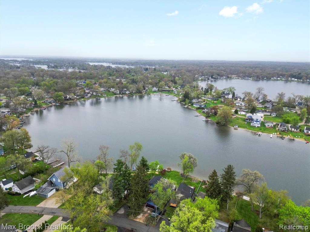 9431 MANDON Road, White Lake, MI — Photo 11