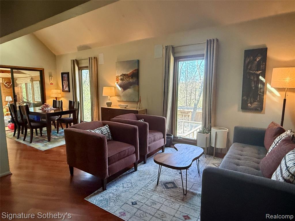 4945 Whitlow Court, Commerce Twp, MI 48382 — Photo 4