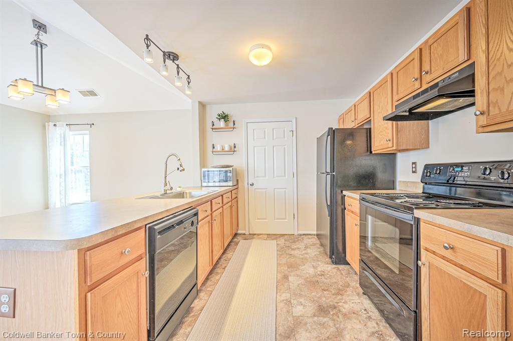 3364 KNEELAND Circle, Howell, MI 48843 — Photo 17