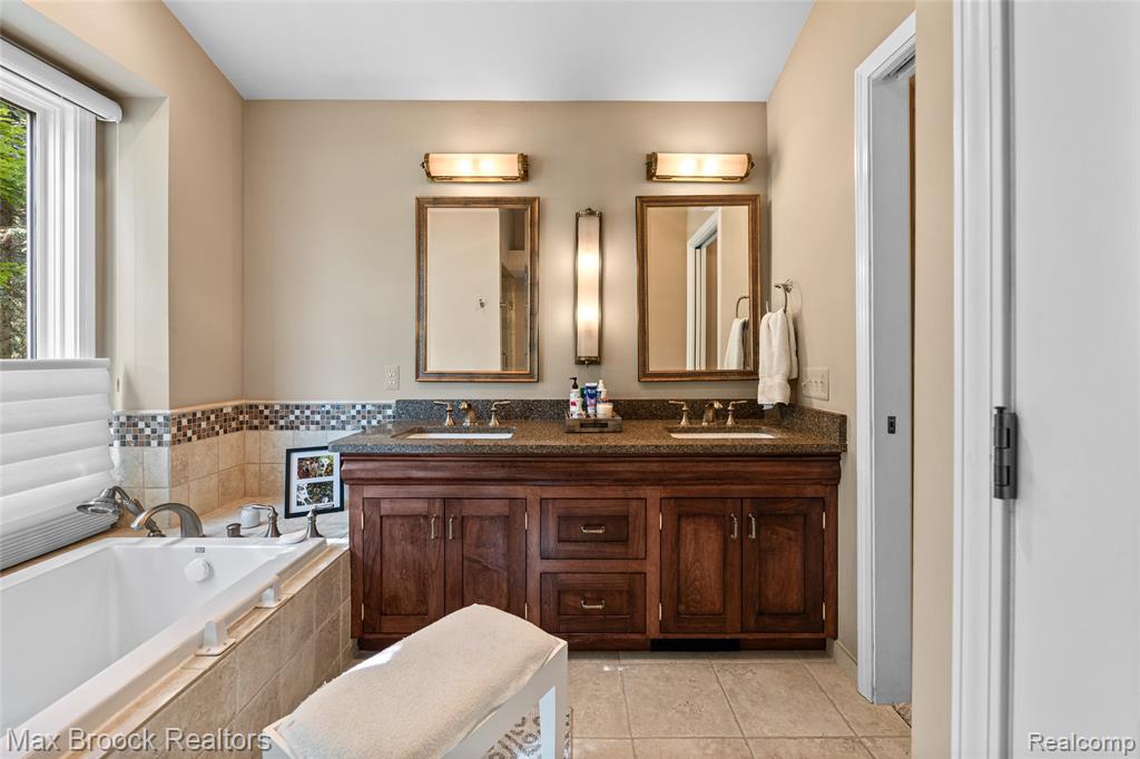 2493 Wildbrook Run, Bloomfield Hills, MI 48304 — Photo 15