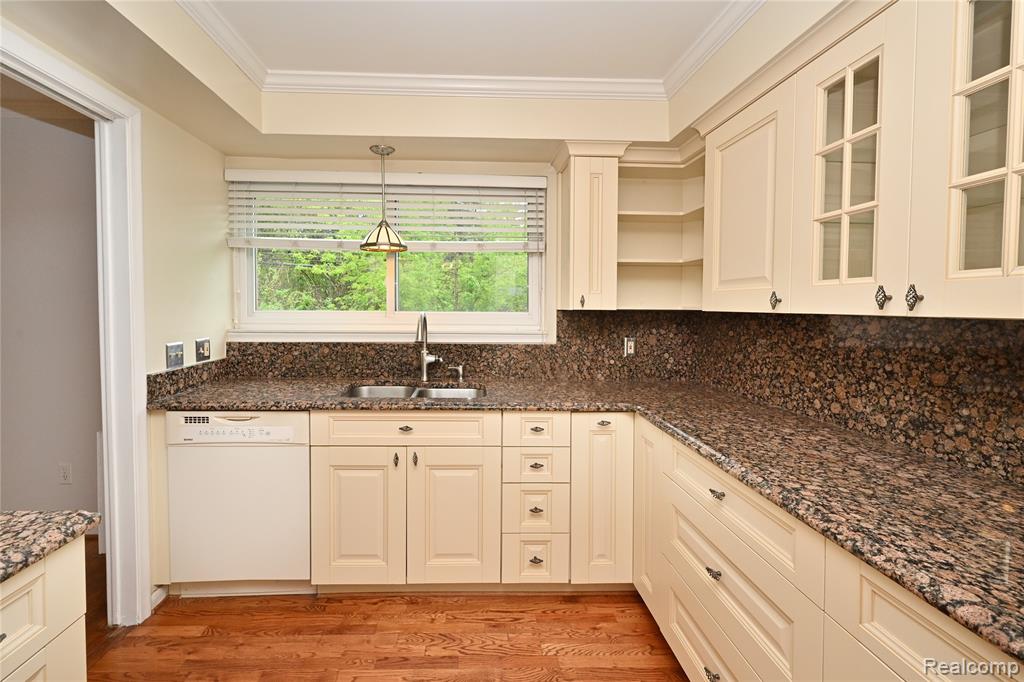 4043 W Maple, D 101, Bloomfield Hills, MI 48301 — Photo 14