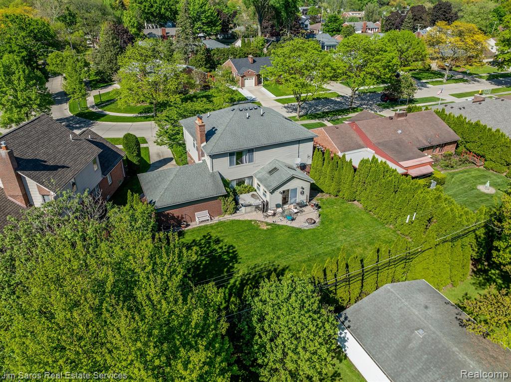 935 S Brys Drive, Grosse Pointe Woods, MI 48236 — Photo 18
