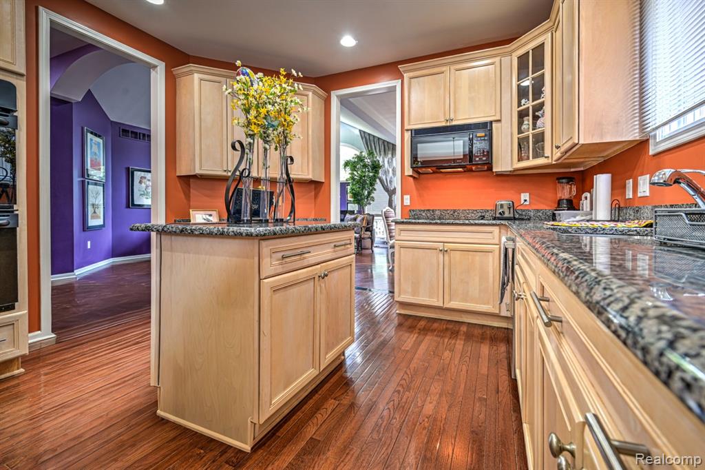 5591 Pembrooke Crossing, West Bloomfield, MI — Photo 20