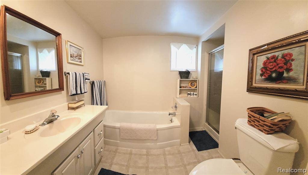10040 Stinchfield Woods Road, Pinckney, MI 48169 — Photo 30