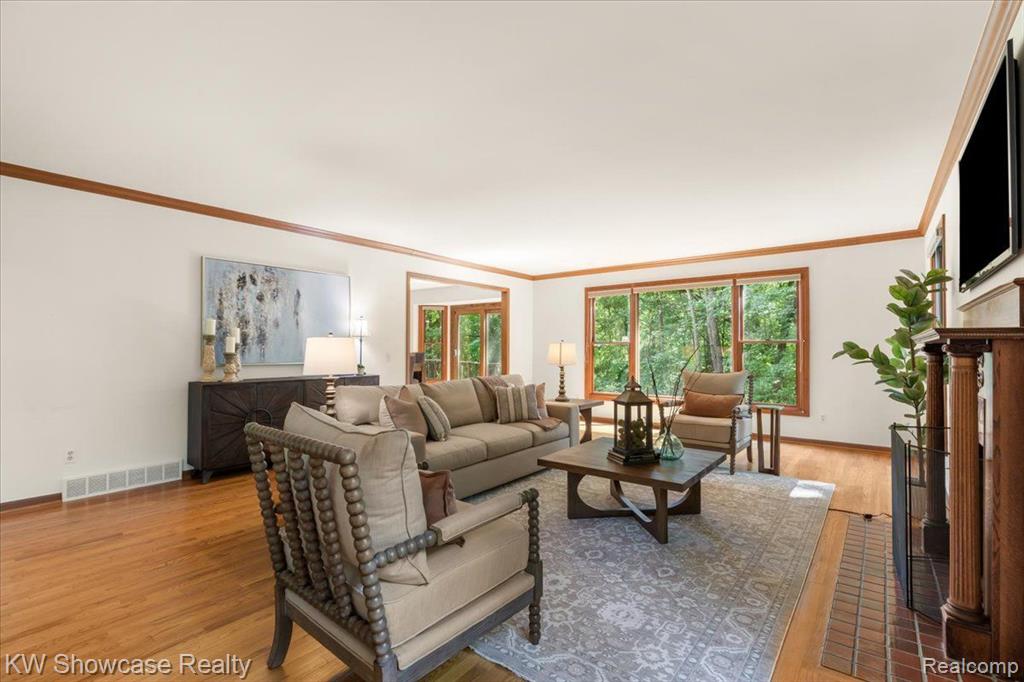 625 CUMBERLAND Trail, Milford, MI 48381 — Photo 9