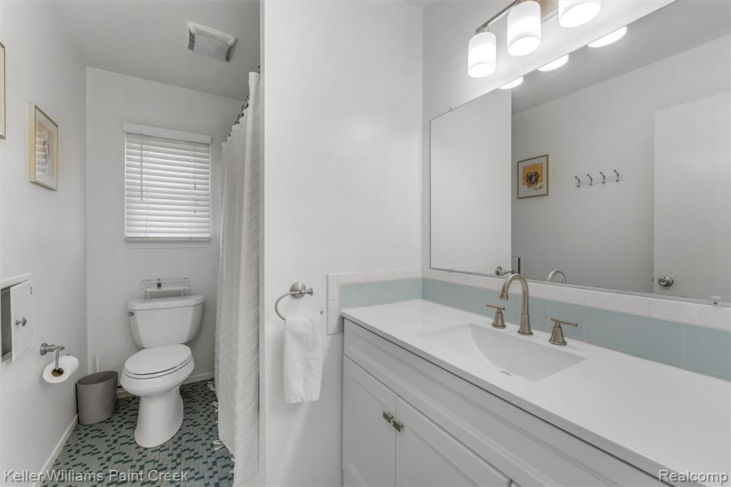 8273 Independence Drive, Sterling Heights, MI 48313 — Photo 16