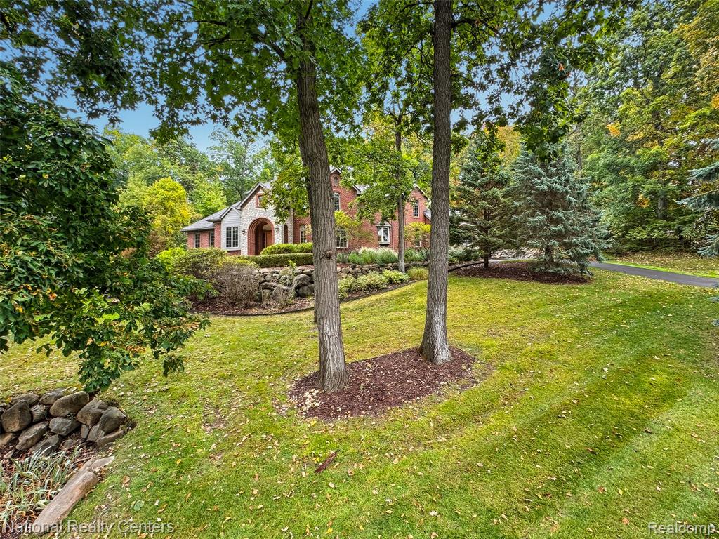 5010 Forest Valley Drive, Clarkston, MI 48348 — Photo 88