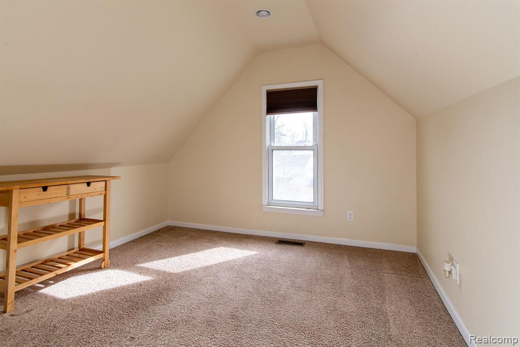 611 PLUM Street, Wyandotte, MI 48192 — Photo 22