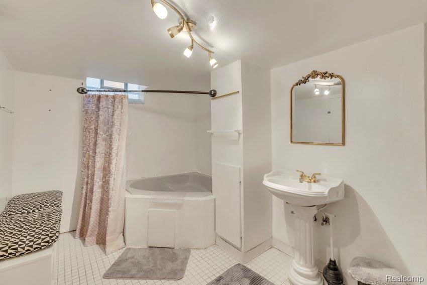 4941 Julius Boulevard, Westland, MI 48186 — Photo 9