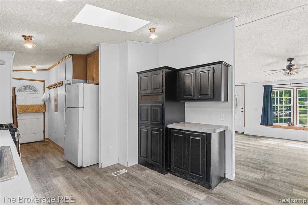 6829 West Street, North Branch, MI 48461 — Photo 25
