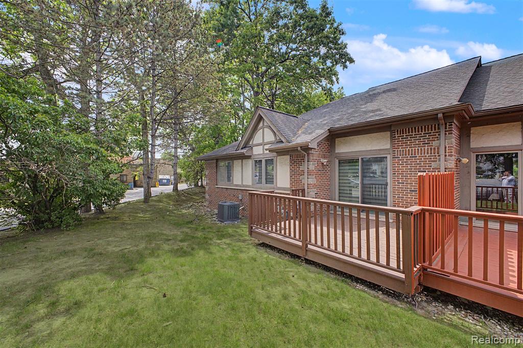 816 N Beech Daly Road, Dearborn Heights, MI 48127 — Photo 44