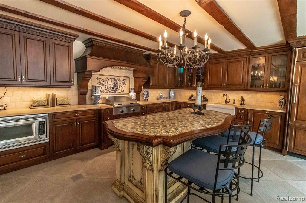 2756 Turtle Bluff Drive, Bloomfield Hills, MI, 48302