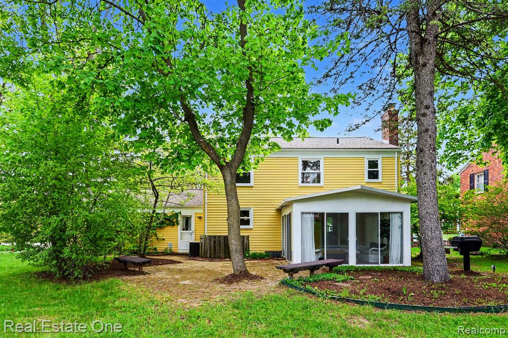 4923 Stamford Drive, West Bloomfield, MI 48323 — Photo 24