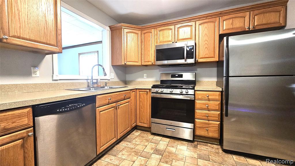 466 Lyon Boulevard, South Lyon, MI 48178 — Photo 3