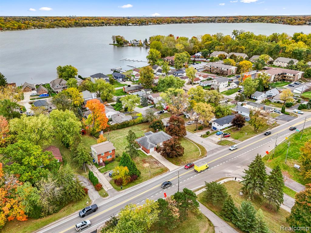 633 S Pontiac Trail, Walled Lake, MI 48390 — Photo 49