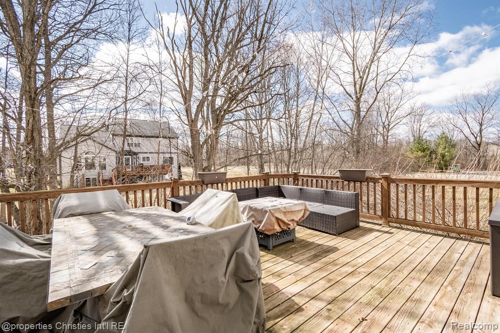 5946 OAK BEND Court, Howell, MI 48843 — Photo 17