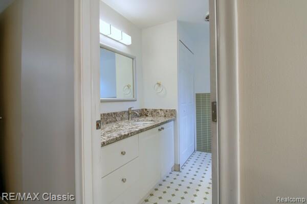 6564 Alderley Way Court, West Bloomfield, MI — Photo 38