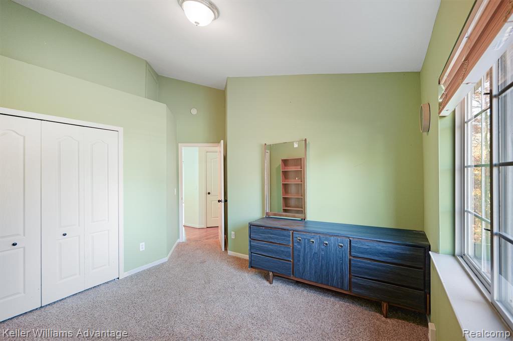 867 Saybrook Drive, Waterford, MI 48327 — Photo 17