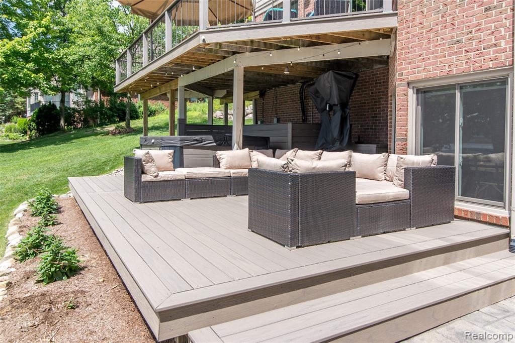 3166 W Beach Lake Drive, Milford, MI, 48380