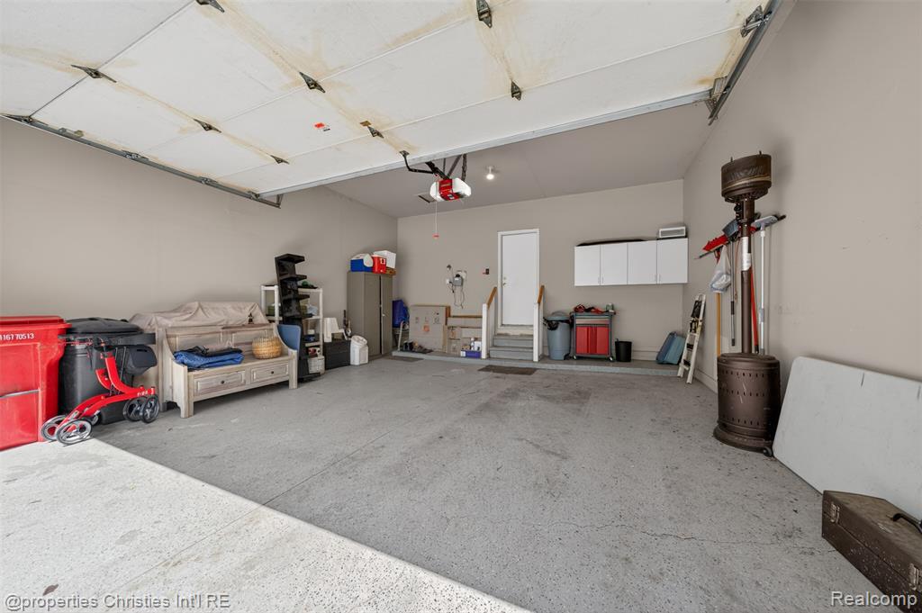 6390 Country Shire Lane, West Bloomfield, MI 48323 — Photo 41