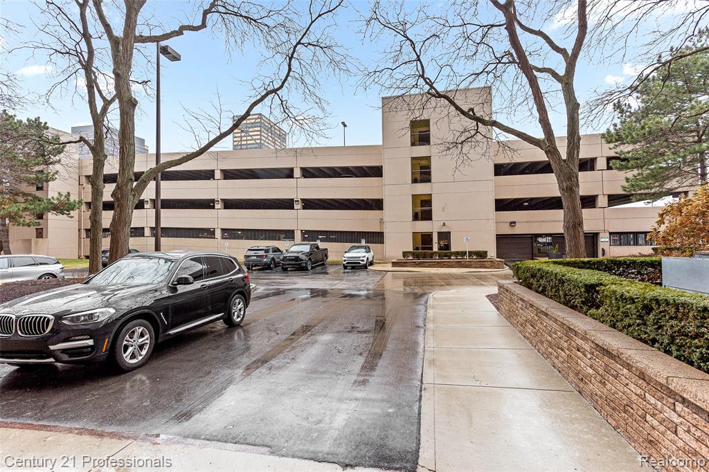 5000 Town Center, 1704, Southfield, MI 48075 — Photo 46