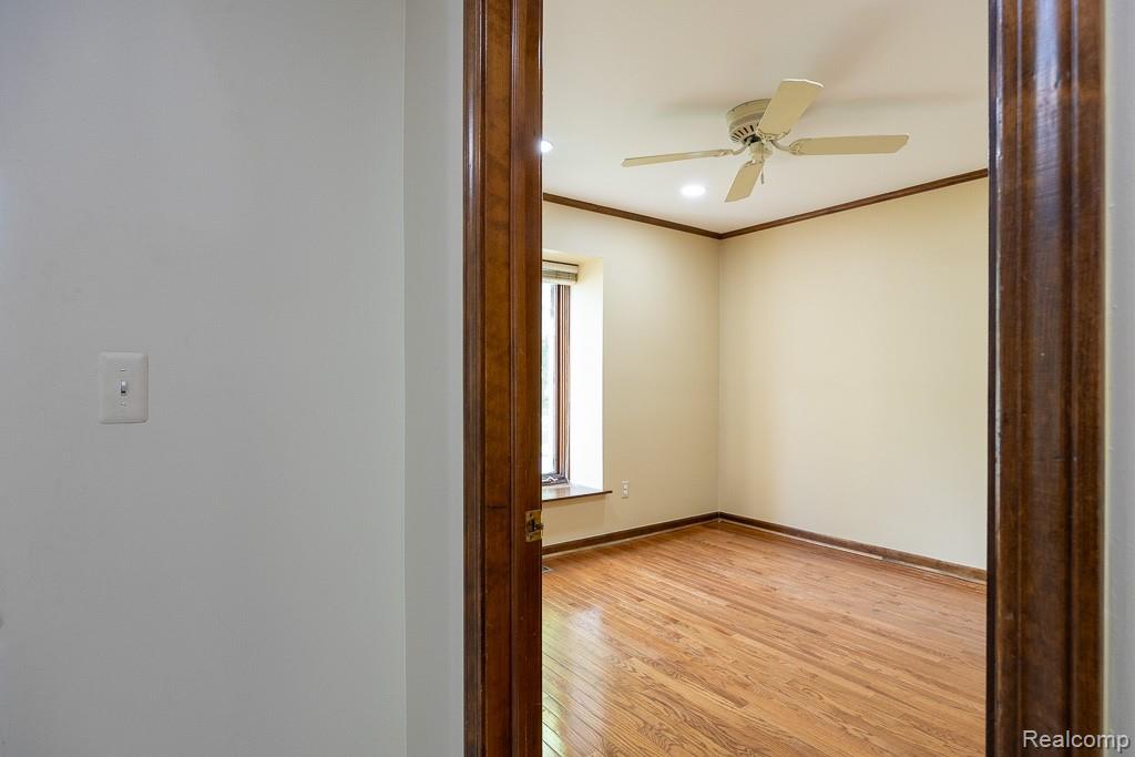 6275 Fairbrook Court, West Bloomfield, MI — Photo 32