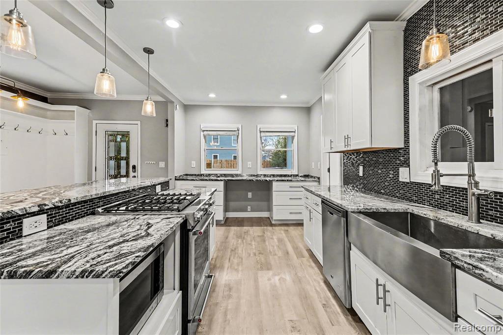 1430 Rossdale Drive, Waterford, MI 48328 — Photo 4