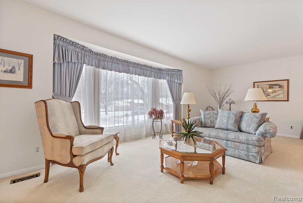 42126 BAINTREE Circle, Northville, MI 48168 — Photo 18