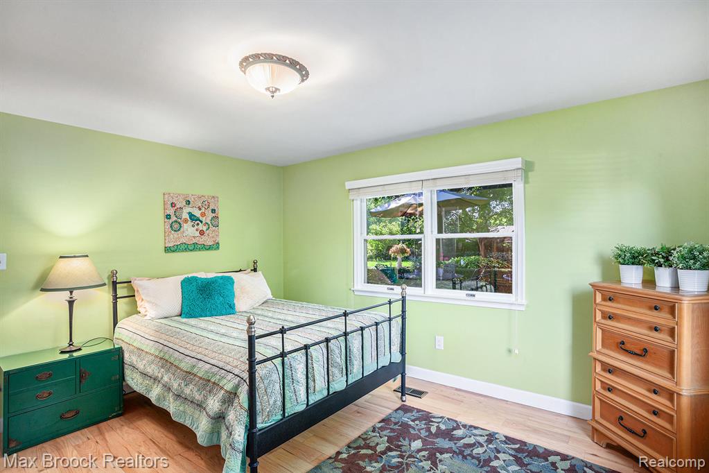 855 N Pemberton Road, Bloomfield Hills, MI 48302 — Photo 20