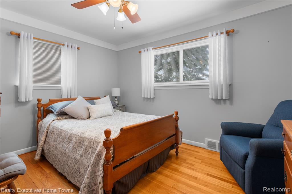 4611 E 13 Mile Road, Warren, MI 48092 — Photo 10