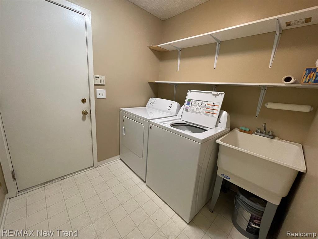 41700 KIRKWOOD Drive, Novi, MI — Photo 11