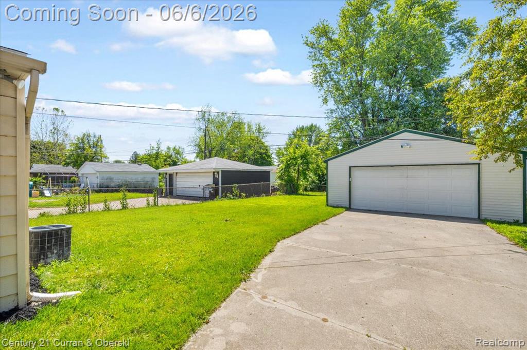 9426 Chamberlain Street, Romulus, MI 48174 — Photo 23