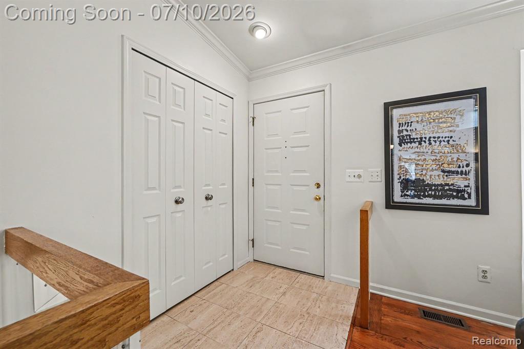 7140 Green Farm Road, West Bloomfield, MI — Photo 5