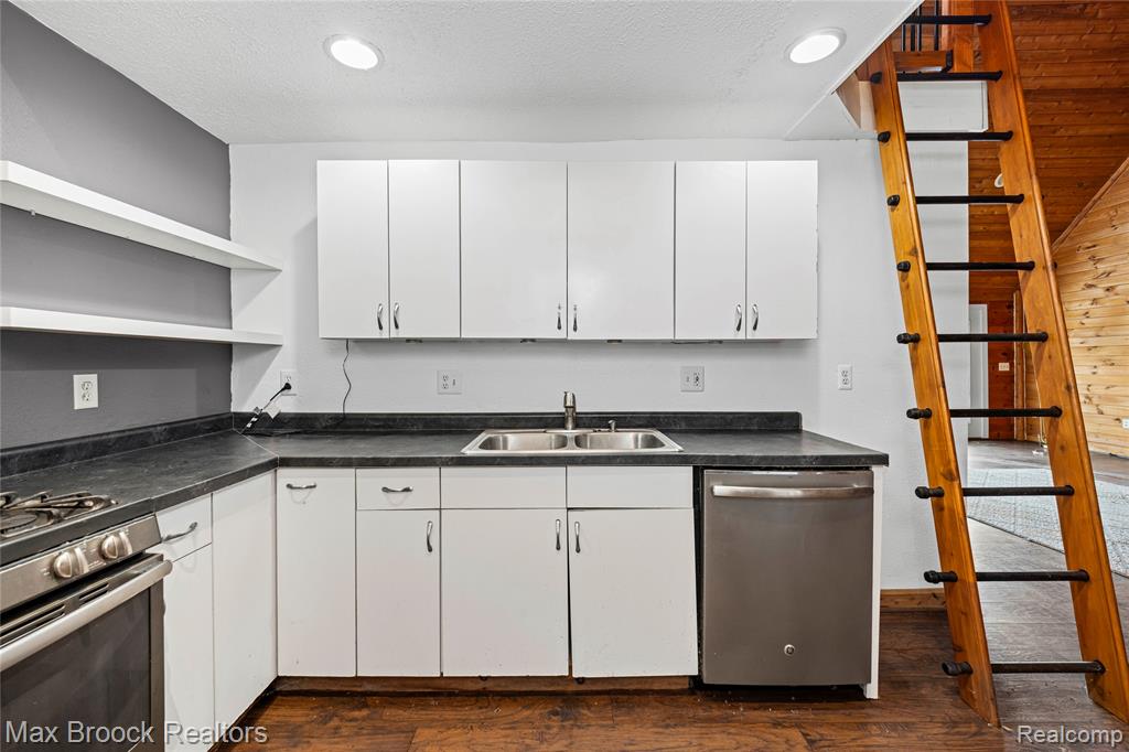 5186 Pinckney Road, Howell, MI 48843 — Photo 15