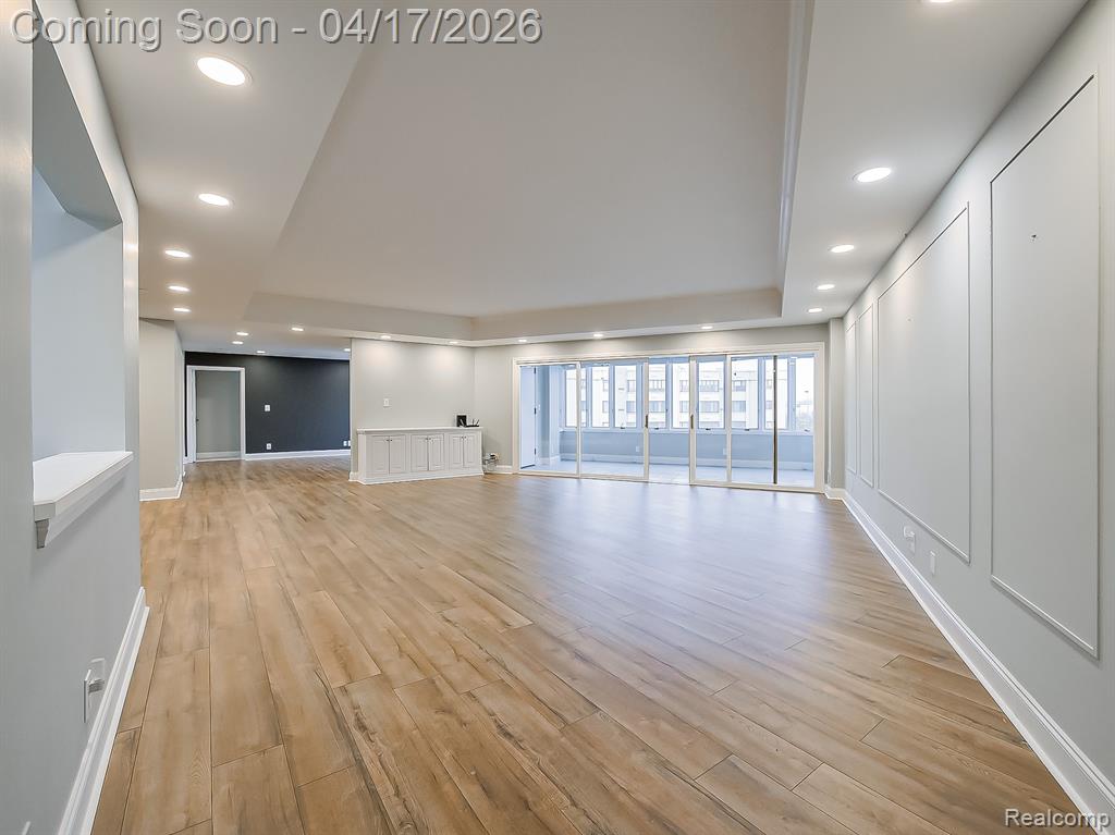 43000 12 Oaks Crescent Drive, 5022, Novi, MI 48377 — Photo 2