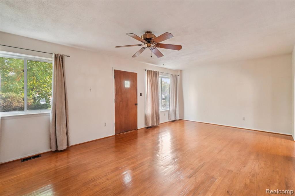 683 Clara Avenue, Pontiac, MI 48340 — Photo 4