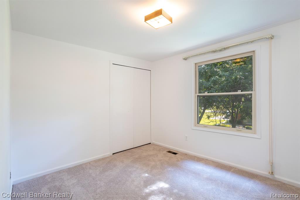 5310 HERTFORD Drive, Troy, MI 48085 — Photo 27