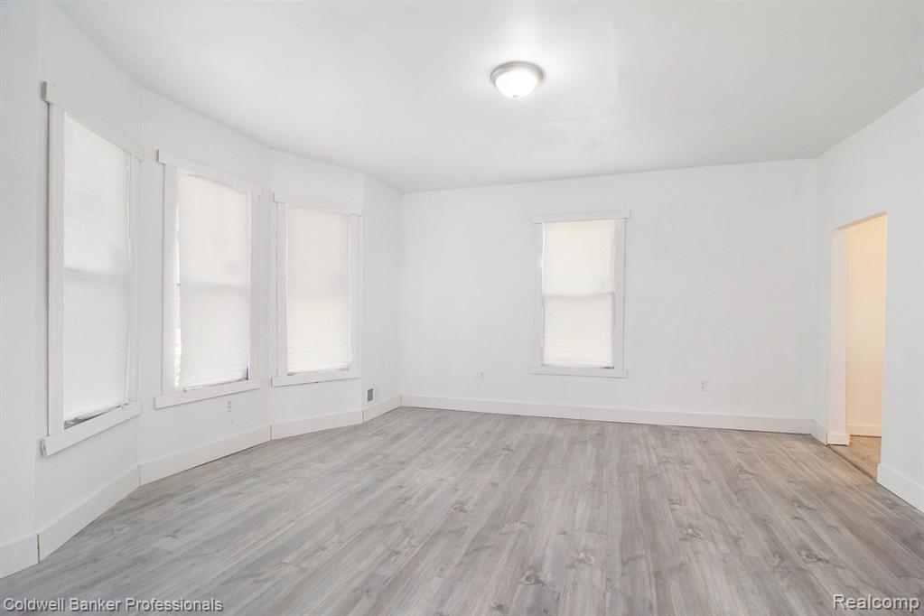605 Calvert Street, Detroit, MI 48202 — Photo 9