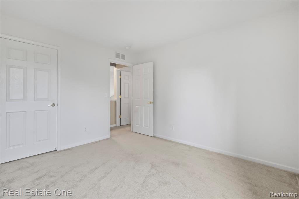 7244 Millrock Avenue, Shelby Twp, MI 48317 — Photo 36
