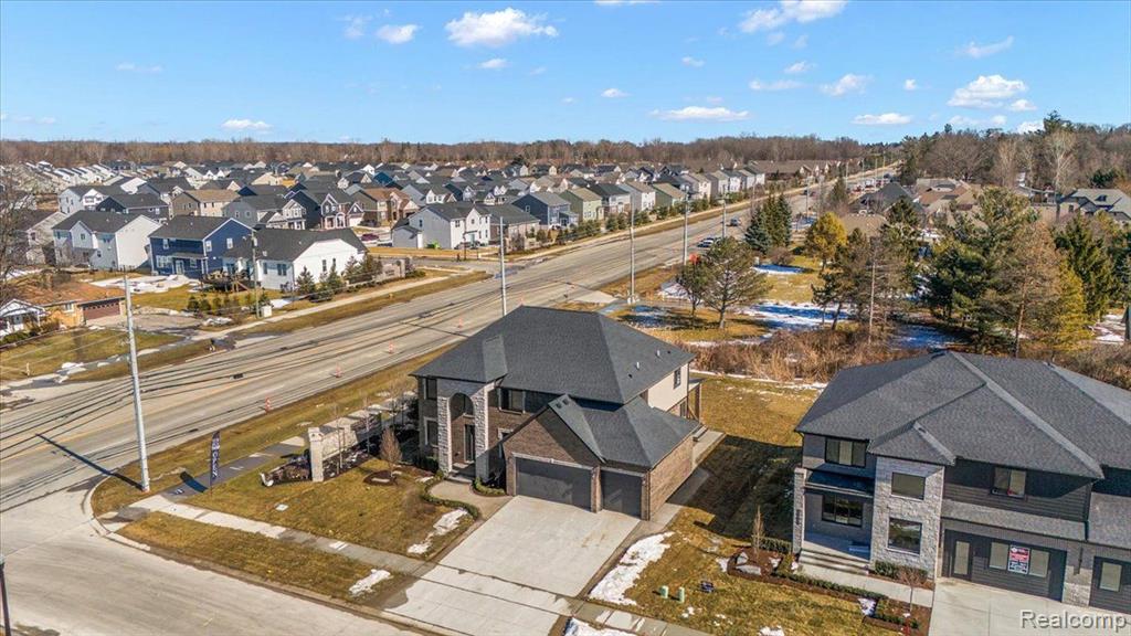 50998 MISTWOOD Drive, Macomb, MI 48042 — Photo 9