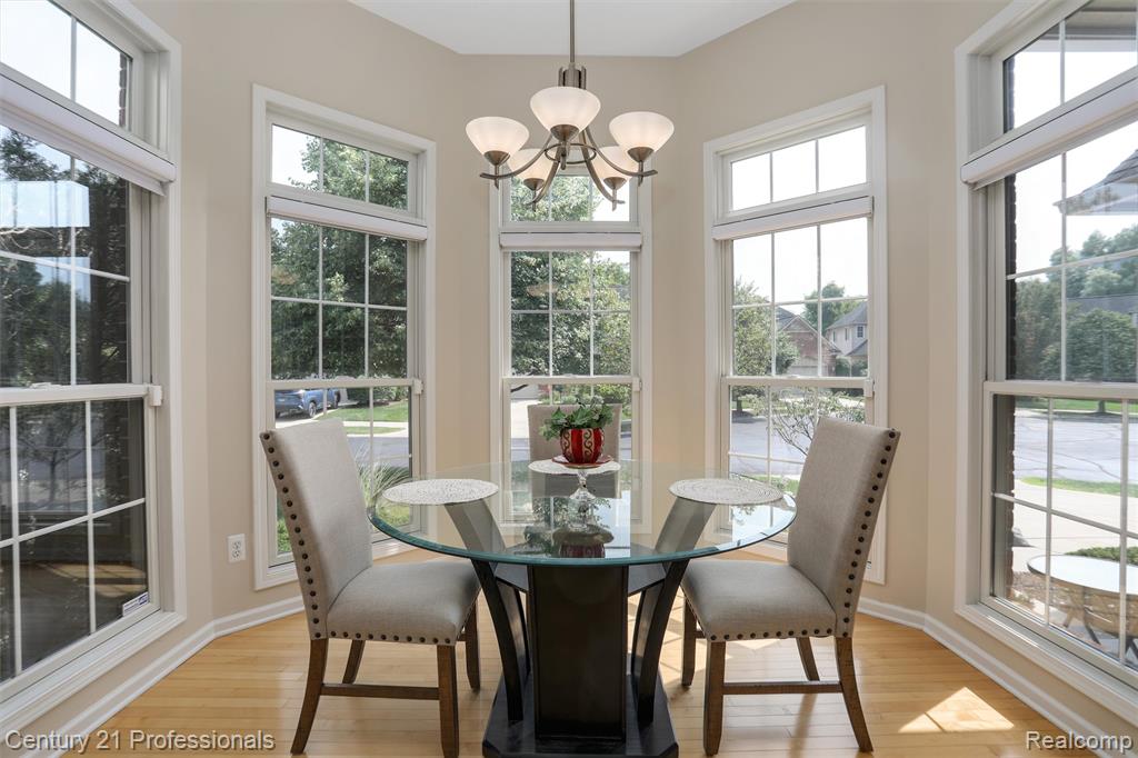 5540 River Park Drive, Waterford, MI 48327 — Photo 9