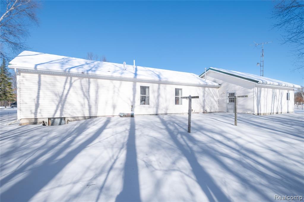 11944 N Wise Road, Clare, MI 48617 — Photo 22