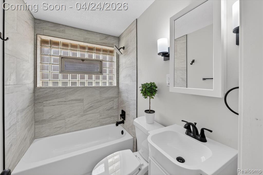 3165 Mac Avenue, Flint, MI 48506 — Photo 5