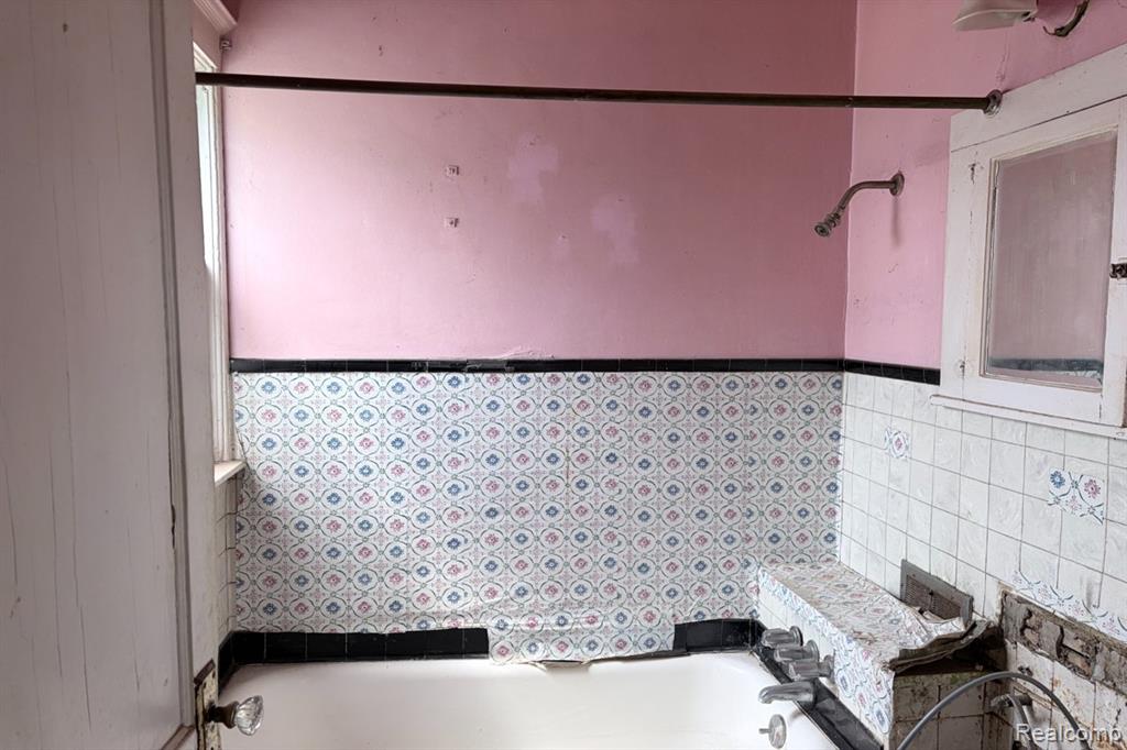 10132 Traverse Street, Detroit, MI 48213 — Photo 8