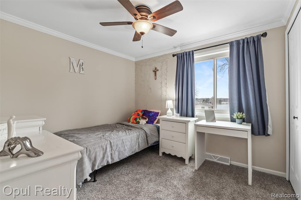 4748 Ravinewood Drive, Commerce Twp, MI 48382 — Photo 21